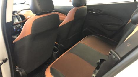 CHEVROLET Onix Hatch 1.4 4P FLEX ACTIV AUTOM�TICO, Foto 12