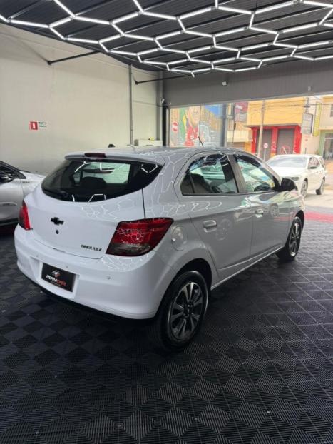 CHEVROLET Onix Hatch 1.4 4P FLEX LTZ AUTOM�TICO, Foto 4