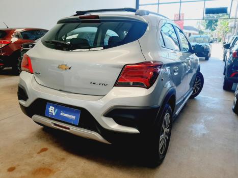 CHEVROLET Onix Hatch 1.4 4P FLEX ACTIV AUTOM�TICO, Foto 9