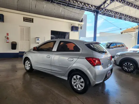 CHEVROLET Onix Hatch 1.0 4P FLEX LT, Foto 4