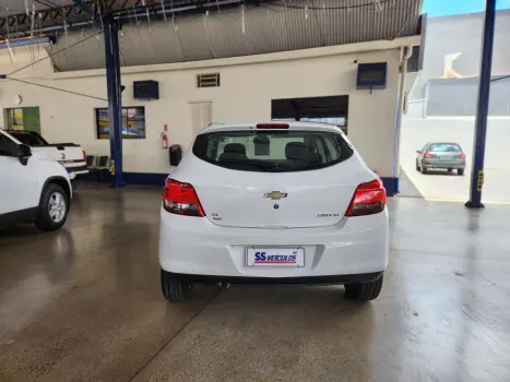 CHEVROLET Onix Hatch 1.4 4P FLEX LTZ, Foto 4