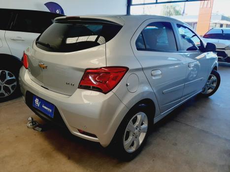 CHEVROLET Onix Hatch 1.4 4P FLEX LT, Foto 6