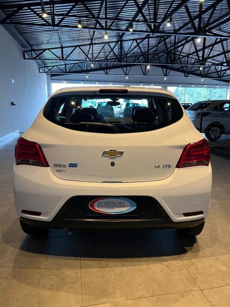 CHEVROLET Onix Hatch 1.4 4P FLEX LTZ, Foto 5