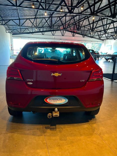 CHEVROLET Onix Hatch 1.4 4P FLEX LTZ AUTOM�TICO, Foto 5