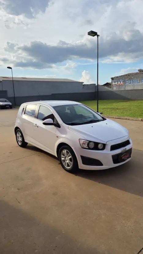 CHEVROLET Sonic Hatch 1.6 16V 4P LT FLEX AUTOM�TICO, Foto 2