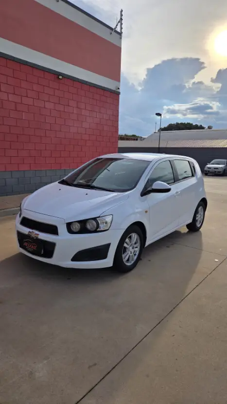 CHEVROLET Sonic Hatch 1.6 16V 4P LT FLEX AUTOM�TICO, Foto 3