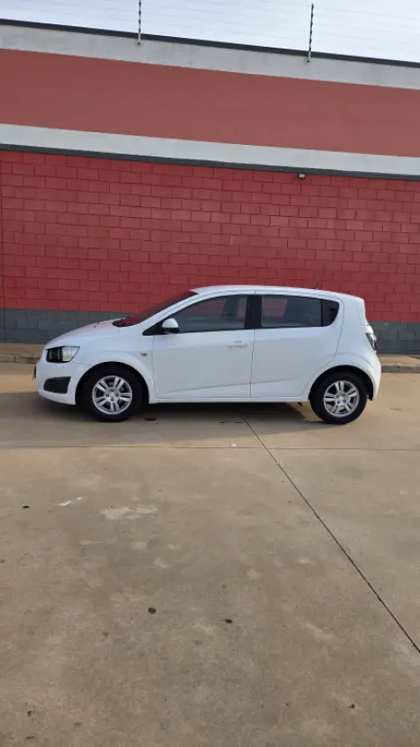 CHEVROLET Sonic Hatch 1.6 16V 4P LT FLEX AUTOM�TICO, Foto 4