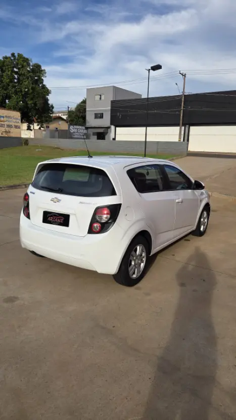 CHEVROLET Sonic Hatch 1.6 16V 4P LT FLEX AUTOM�TICO, Foto 6