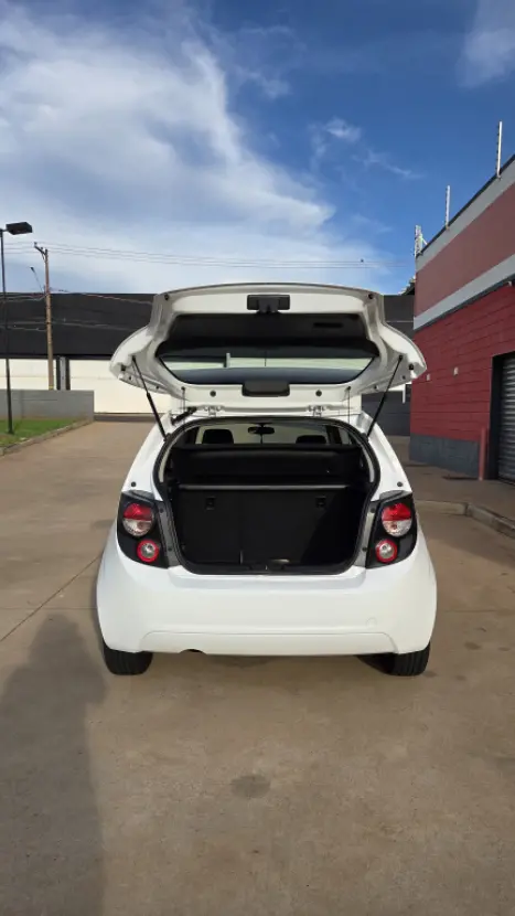 CHEVROLET Sonic Hatch 1.6 16V 4P LT FLEX AUTOM�TICO, Foto 8