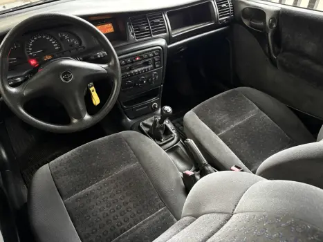 CHEVROLET Vectra Sedan 2.2 4P GLS, Foto 2