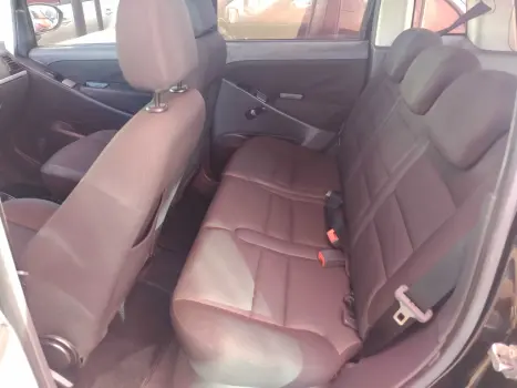 FIAT Idea 1.4 4P ATTRACTIVE FLEX, Foto 6 FIAT Idea 1.4 4P ATTRACTIVE FLEX, Foto 6