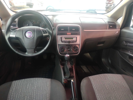 FIAT Punto 1.6 16V 4P ESSENCE FLEX, Foto 2 FIAT Punto 1.6 16V 4P ESSENCE FLEX, Foto 2