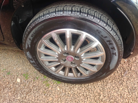 FIAT Punto 1.6 16V 4P ESSENCE FLEX, Foto 3 FIAT Punto 1.6 16V 4P ESSENCE FLEX, Foto 3