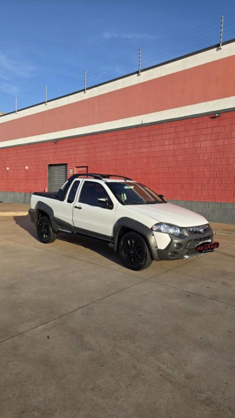 FIAT Strada 1.8 16V FLEX ADVENTURE CABINE ESTENDIDA DUALOGIC AUTOMATIZADO, Foto 4