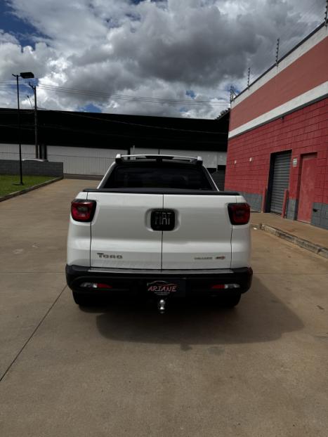 FIAT Toro 2.4 16V 4P MULTIAIR FLEX VOLCANO AUTOM�TICO, Foto 9