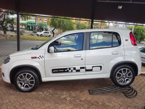 FIAT Uno 1.4 4P FLEX SPORTING, Foto 4