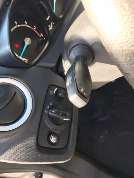 FORD Fiesta Hatch 1.6 4P SE PLUS FLEX AUTOM�TICO, Foto 9