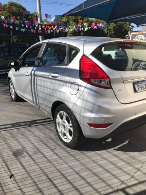 FORD Fiesta Hatch 1.6 4P SE PLUS FLEX AUTOM�TICO, Foto 4