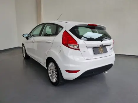 FORD Fiesta Hatch 1.6 4P FLEX TITANIUM POWERSHIFT AUTOM�TICO, Foto 6