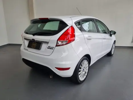 FORD Fiesta Hatch 1.6 4P FLEX TITANIUM POWERSHIFT AUTOM�TICO, Foto 8