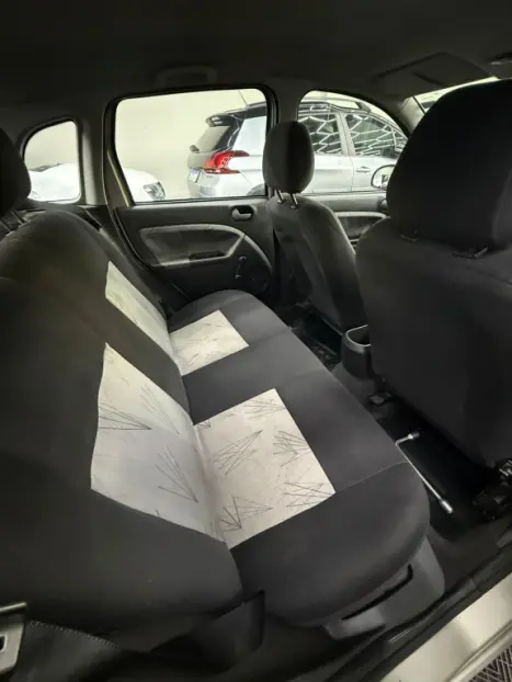 FORD Fiesta Hatch 1.6 4P FLEX, Foto 7