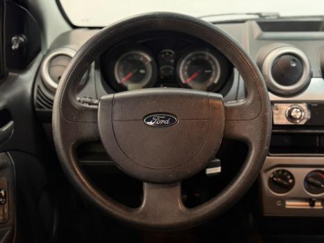 FORD Fiesta Sedan 1.6 4P ROCAM FLEX, Foto 7