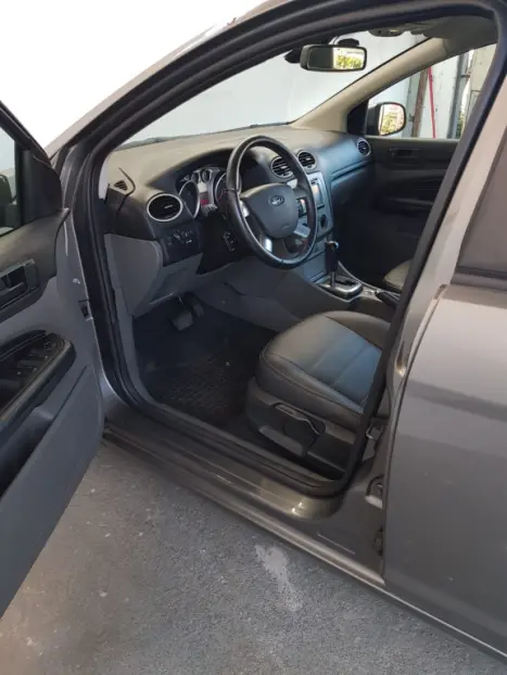 FORD Focus Hatch 2.0 16V 4P FLEX AUTOM�TICO, Foto 10