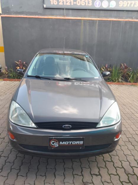 FORD Focus Sedan 1.8 16V 4P GLX, Foto 3