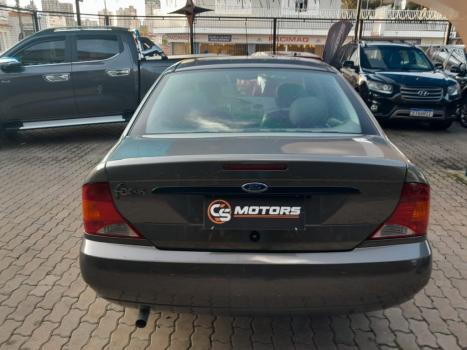 FORD Focus Sedan 1.8 16V 4P GLX, Foto 7