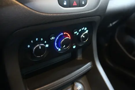 FORD Ka Hatch 1.5 12V 4P FLEX TI-VCT SE, Foto 10