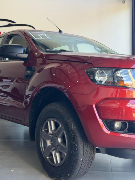 FORD Ranger 2.0 4P TURBO DIESEL XLS 4X4 CABINE DUPLA AUTOM�TICO, Foto 4