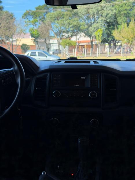 FORD Ranger 2.0 4P TURBO DIESEL XLS 4X4 CABINE DUPLA AUTOM�TICO, Foto 8