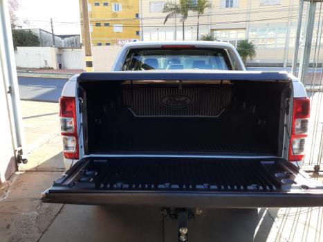 FORD Ranger 3.2 20V CABINE DUPLA 4X4 LIMITED PLUS TURBO DIESEL AUTOMTICO, Foto 8