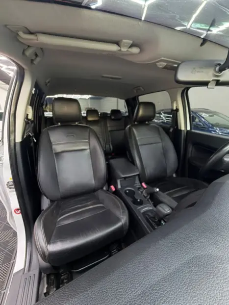 FORD Ranger 3.2 20V CABINE DUPLA 4X4 STORM TURBO DIESEL AUTOM�TICO, Foto 10