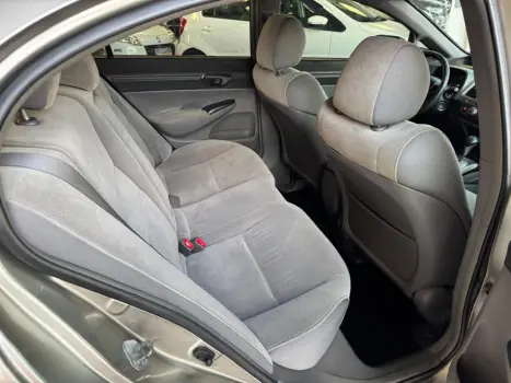 HONDA Civic 1.8 16V 4P FLEX LXS AUTOM�TICO, Foto 14