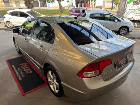 HONDA Civic 1.8 16V 4P FLEX LXS AUTOM�TICO, Foto 18