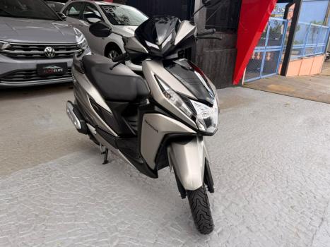 HONDA Elite 125 , Foto 3