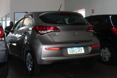 HYUNDAI HB 20 Hatch 1.6 16V 4P FLEX COMFORT PLUS, Foto 4