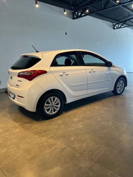 HYUNDAI HB 20 Hatch 1.6 16V 4P COMFORT FLEX AUTOM�TICO, Foto 4