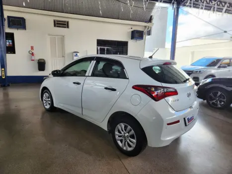 HYUNDAI HB 20 Hatch 1.0 12V 4P FLEX UNIQUE, Foto 6