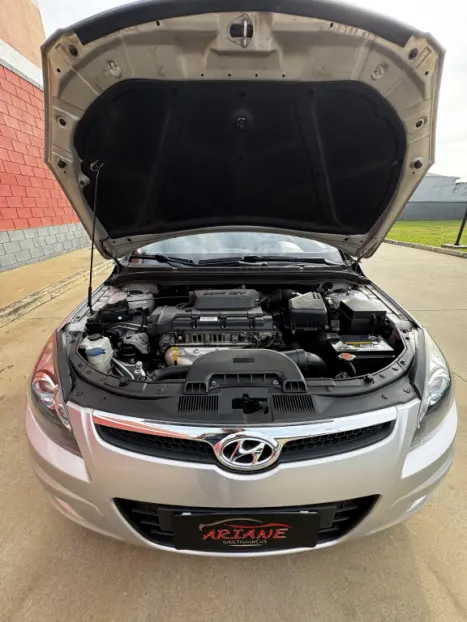 HYUNDAI I30 2.0 16V 4P, Foto 13