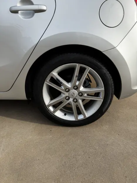 HYUNDAI I30 2.0 16V 4P, Foto 14