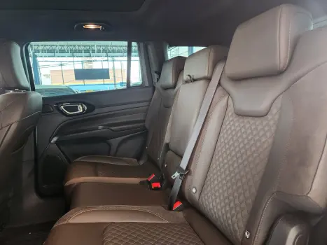 JEEP Commander 2.0 16V 4P TD380 OVERLAND 4X4 TURBO DIESEL AUTOM�TICO AT9, Foto 14