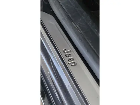 JEEP Commander 2.0 16V 4P TD380 OVERLAND 4X4 TURBO DIESEL AUTOM�TICO AT9, Foto 25