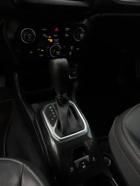JEEP Renegade 1.3 16V 4P FLEX T270 LONGITUDE TURBO AUTOM�TICO, Foto 17