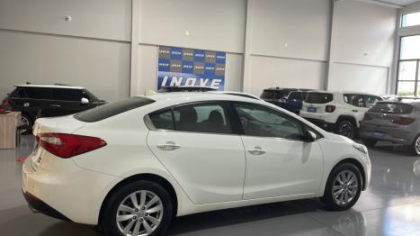 KIA Cerato Sedan 1.6 16V 4P SX, Foto 3