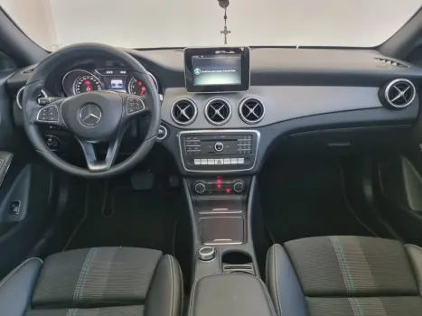 MERCEDES-BENZ CLA 200 1.6 16V 4P VISION AUTOM�TICO, Foto 2