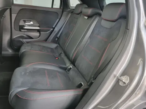 MERCEDES-BENZ GLA 200 1.3 16V 4P GCI AMG LINE 7G-DCT AUTOMTICO, Foto 3