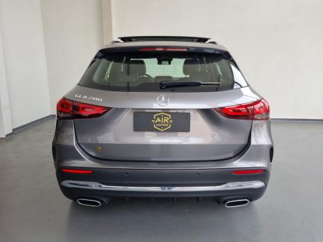 MERCEDES-BENZ GLA 200 , Foto 8