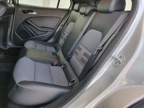 MERCEDES-BENZ GLA 200 1.6 16V 4P CGI ADVANCE TURBO AUTOM�TICO, Foto 3